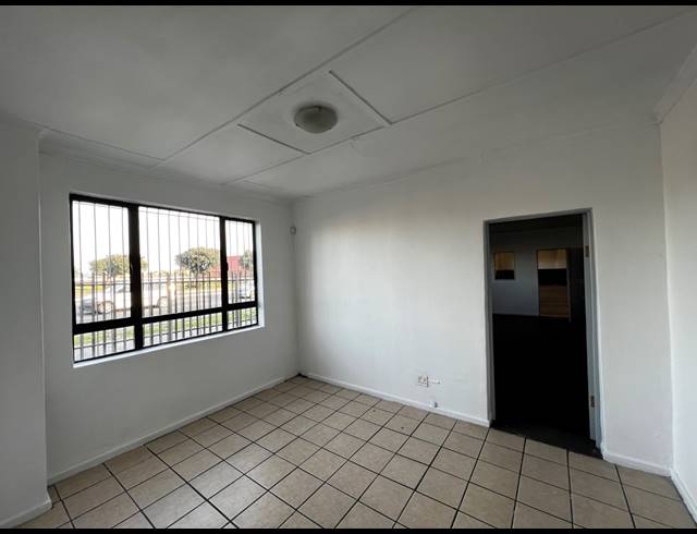 480M² WAREHOUSE TO LET IN PAROW INDUSTRIAL